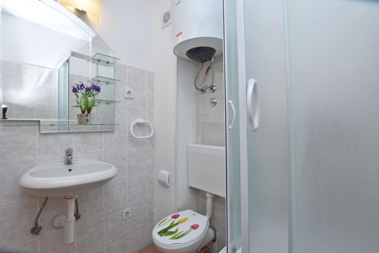 Apartments Ana Омиш Экстерьер фото