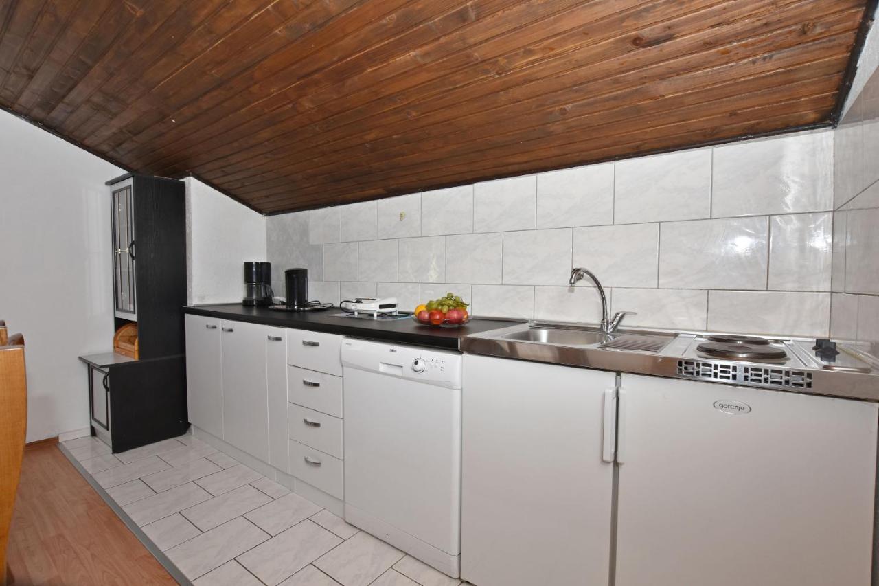 Apartments Ana Омиш Экстерьер фото