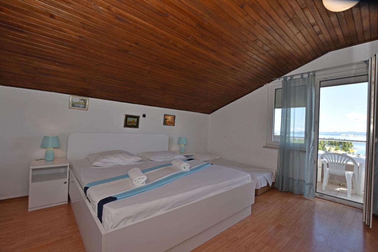 Apartments Ana Омиш Экстерьер фото